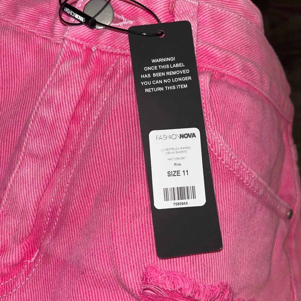 Lovestruck Ripped Denim Shorts Size 11 - Picture 5 of 6